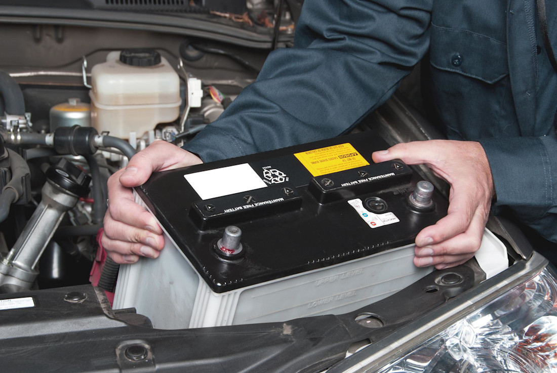 Batteria auto scarica: cosa fare subito per ripartire in sicurezza