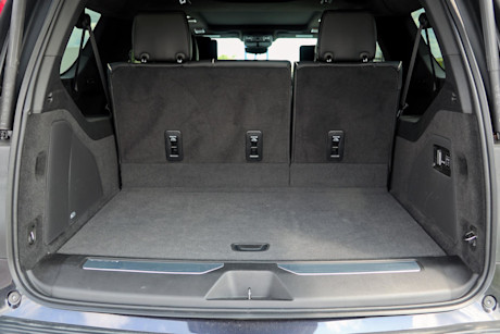 Editorial 2023 cadillac escalade esv sport platinum td 230920 21 jm