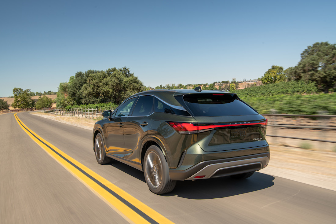 23RX_450h+_LUXURY_NORIGREEN_PEPPERCORN_PHEV0134