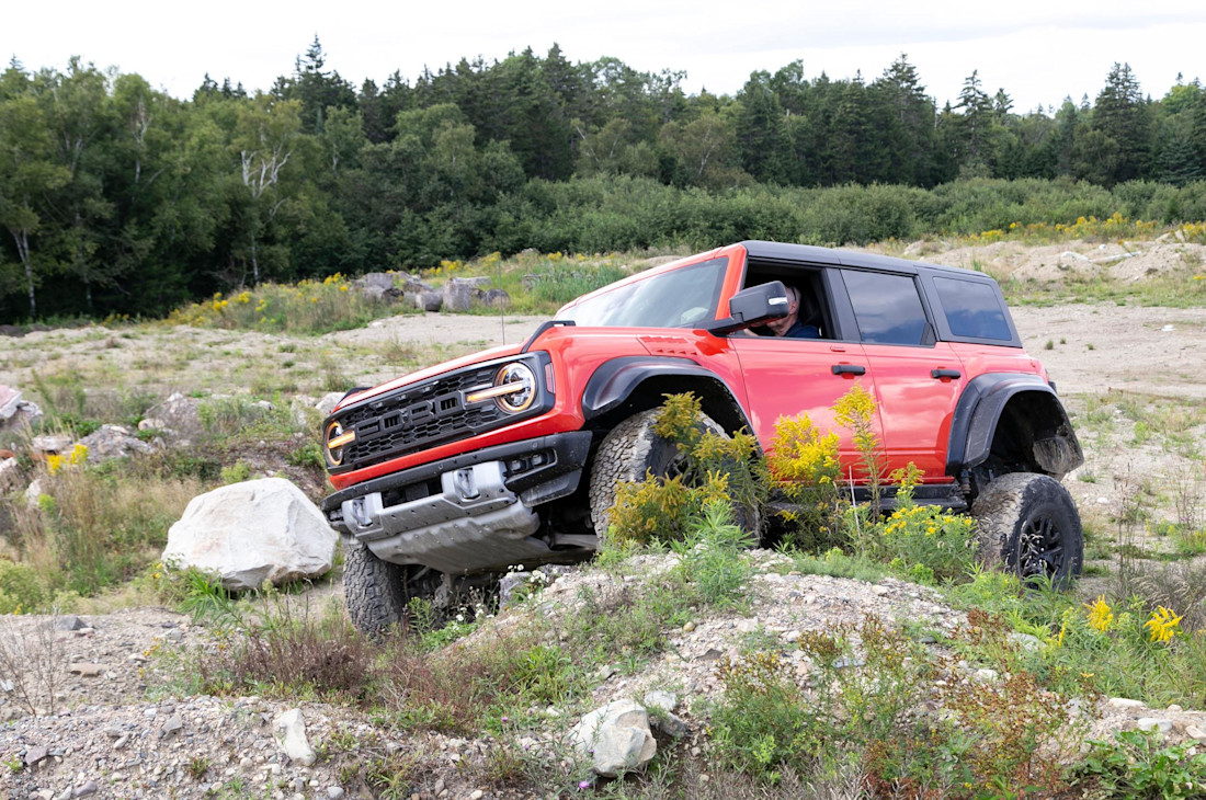 Editorial 2022 ford bronco raptor 02 jw