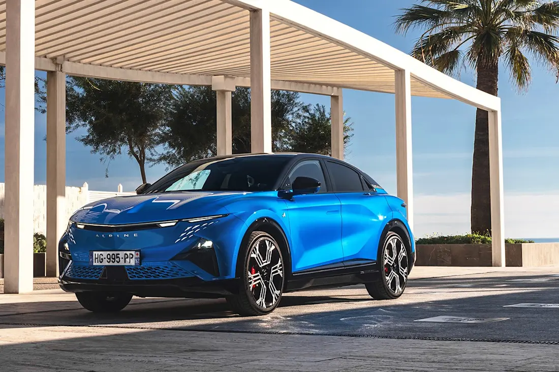 BEBE20251218 Alpine A390 01