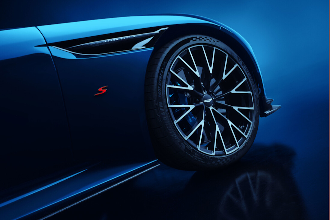 Aston Martin DB12 S_09.jpg