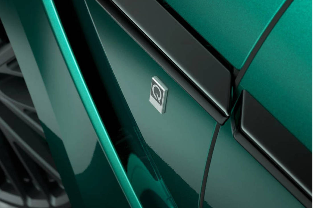 Aston-Martin-DBX707-AMR23-Edition-2023-fernando-alonso-autoscout24 (1).jpg