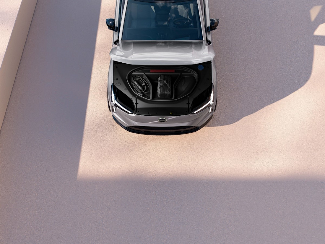 305739_Volvo_EX90