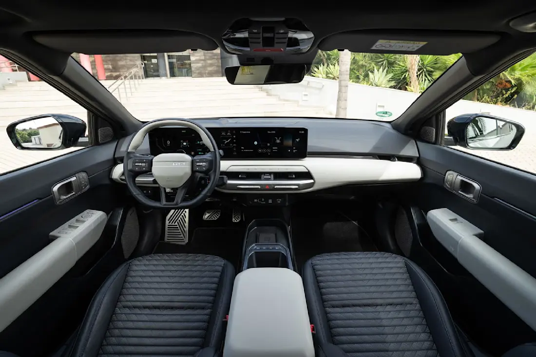 kia-ev4-gt-line-wolf-gray-interior-hires-001