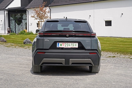 Toyota C-HR+ (2026)_Heck