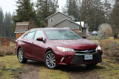 Editorial 2017 toyota camry hybrid xle dh 1