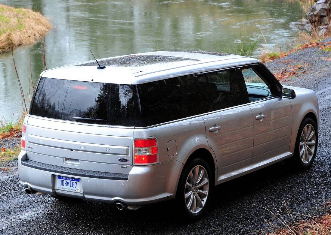 2cxKNpxEWNhAIBItDZivQA-bc30f07a970988d083f714aa92828eea-Ford-Flex-2013-1280-29-1100