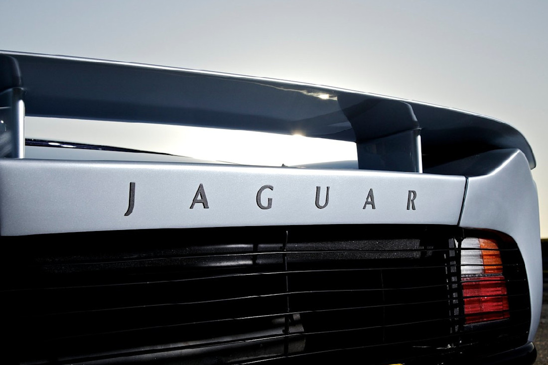 Jaguar-XJ220-1992 (5).jpg