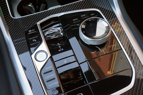 Editorial 2024 bmw x6 m60i xdrive td 231025 39 jl