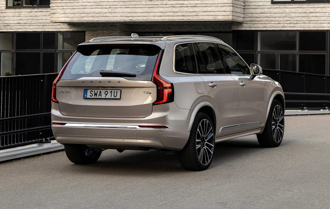 Volvo-XC90-2