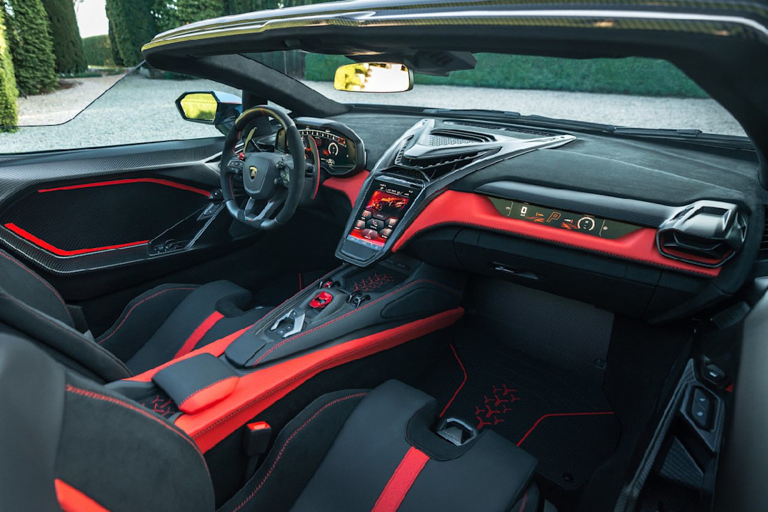 Lamborghini-Fenomeno-Roadster-2026-interior (1).jpg