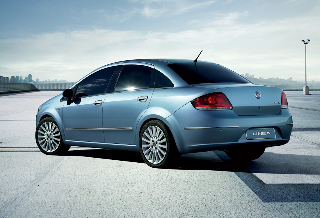 fiat-linea-back