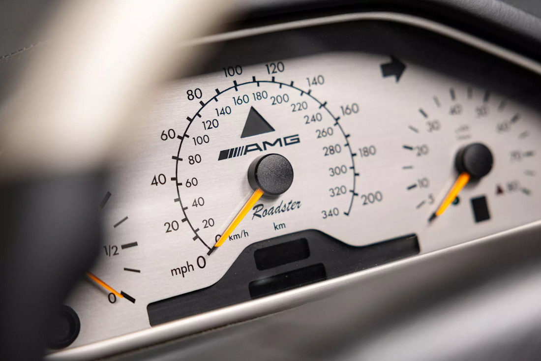 Mercedes-CLK-GTR-Roadster-2002-precio-subasta (13).jpg