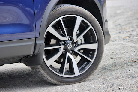 Editorial 2017 nissan qashqai sl awd 11 dh