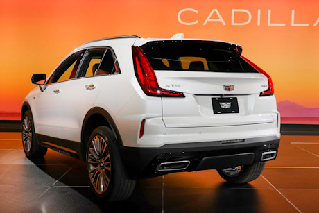 Editorial 2024 cadillac xt4 premium luxury p 230630 03 jm