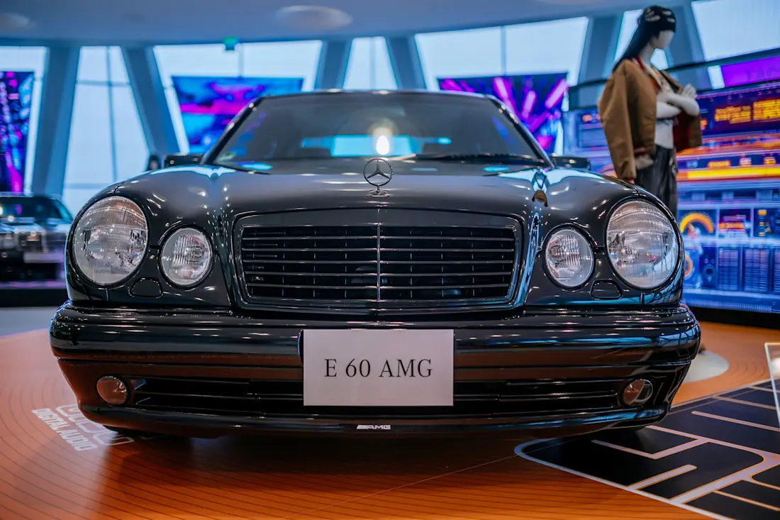 Mercedes-Benz E 60 AMG in the special exhibition “Youngtimer” 01 Mercedes-Benz E 60 AMG in the special exhibition “Youngtimer” 01