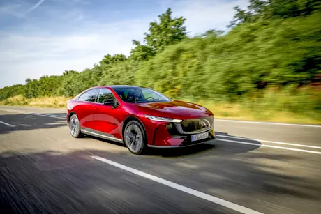 middelmatige-mazda-6e-is-op-een-vlak-de-beste-ter-wereld-32cb35-32cb35-1