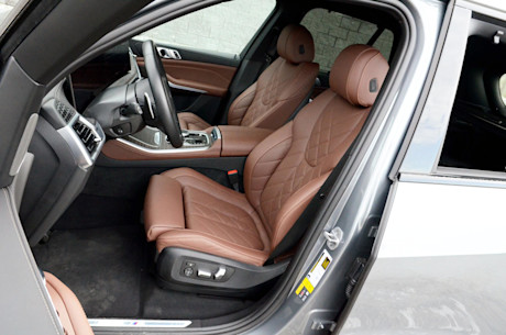 BMW X5 xDrive50e 2024 : essai routier Body Image