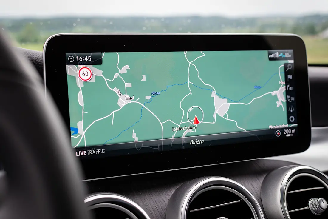 Mercedes-Benz-C300de-Comand Mercedes-Benz-C300de-Comand