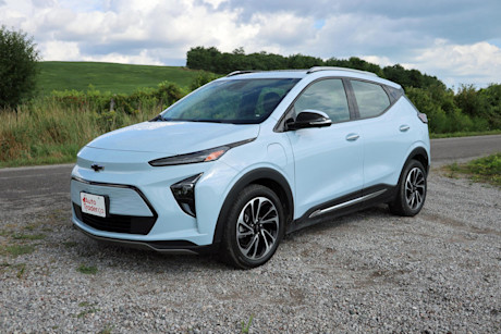 Editorial 2022 chevrolet bolt euv premier 04 jm