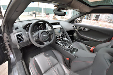 Editorial 2016 jaguar f type s coupe jp 10