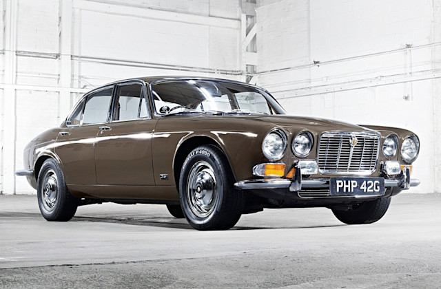Jaguar XJ40