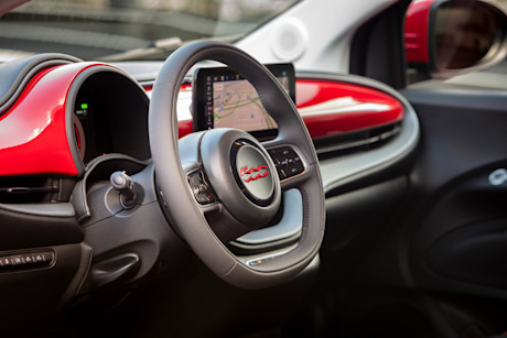 Editorial 2024 fiat 500e 240409 03 fiat