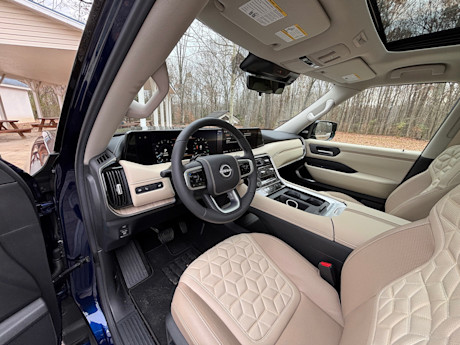 Nissan Armada 2025 : Premier Essai Body Image