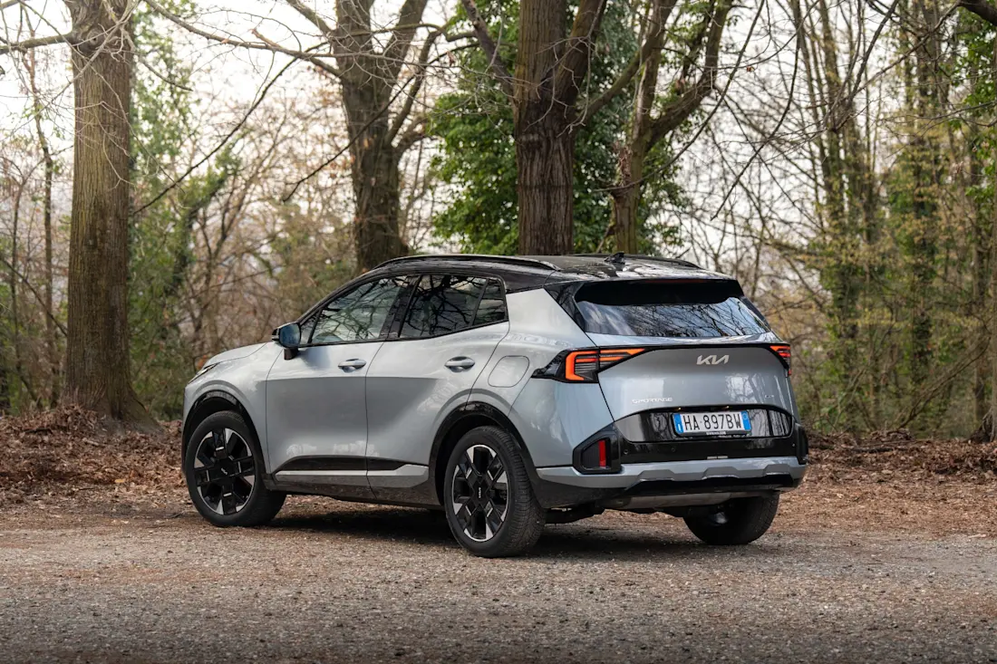 kia-sportage-rear