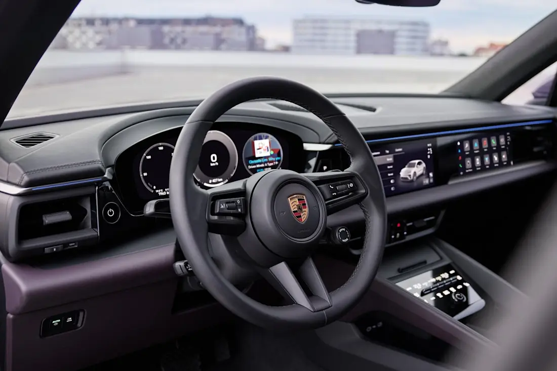 porsche-macan-turbo-2024-dynamic-cockpit