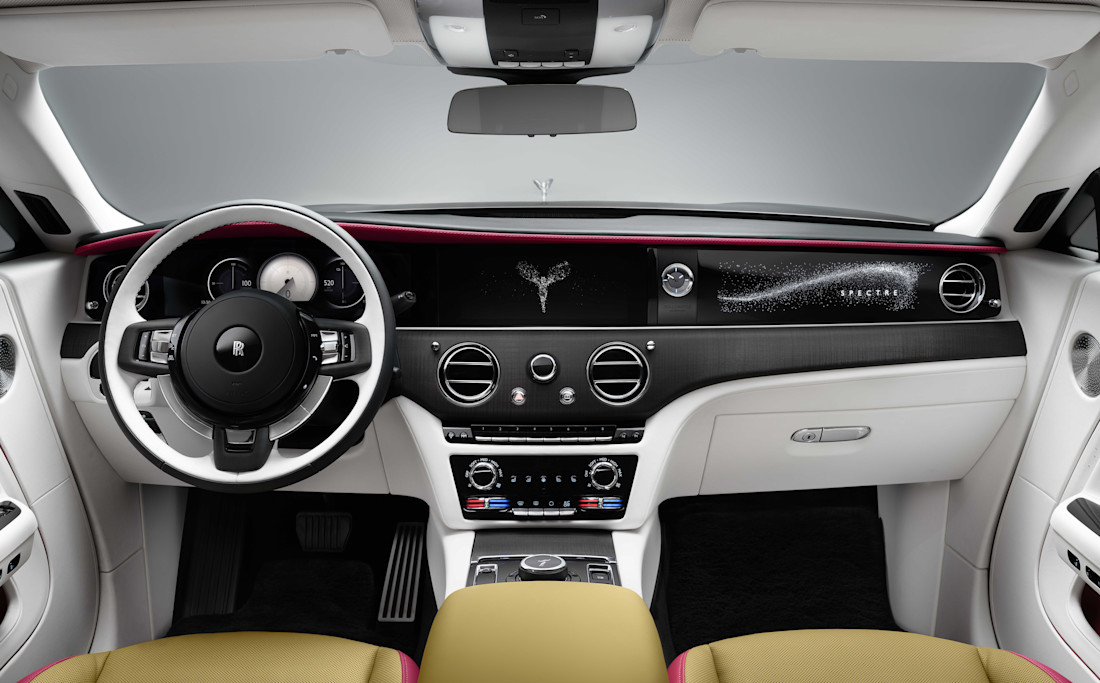 P90483612_highRes_spectre-unveiled-the