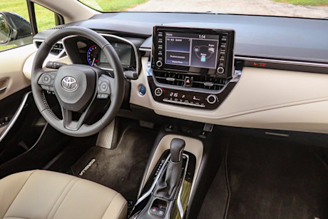 Editorial 2021 toyota corolla hybrid w premium package 17 jm