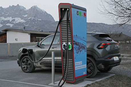 Suzuki e Vitara (2026)_allgrip_Ladestation