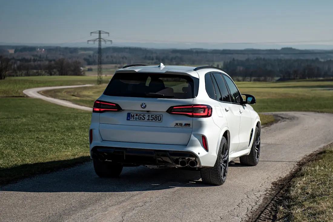 BMW-X5-M-2023-Side-Rear