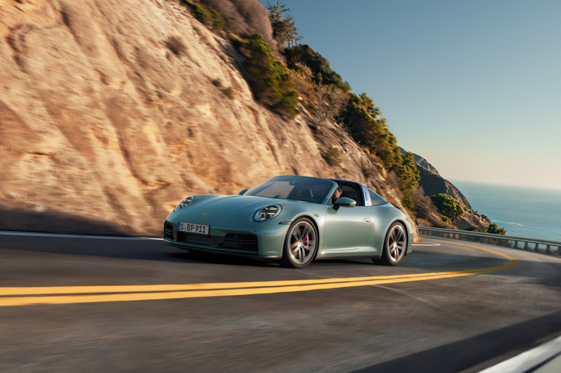 Porsche-911-carrera-4S-2025 (2).jpg