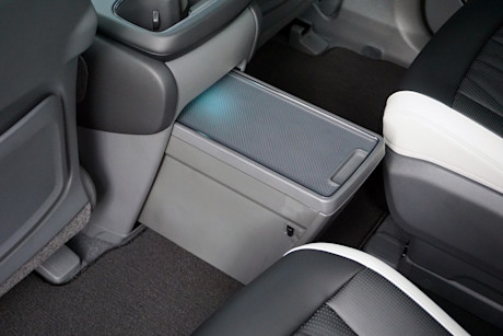 Editorial 2024 kia ev9 land awd w gt line package fd 231215 33 di