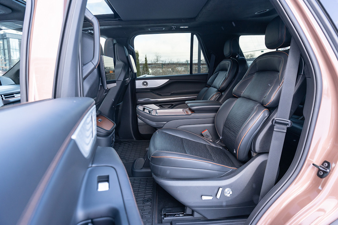 2026 Lincoln Navigator - TD - JW - 260413 - 16.jpg