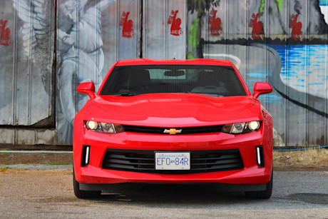 Editorial 2017 chevrolet camaro coupe 1lt 03 dh