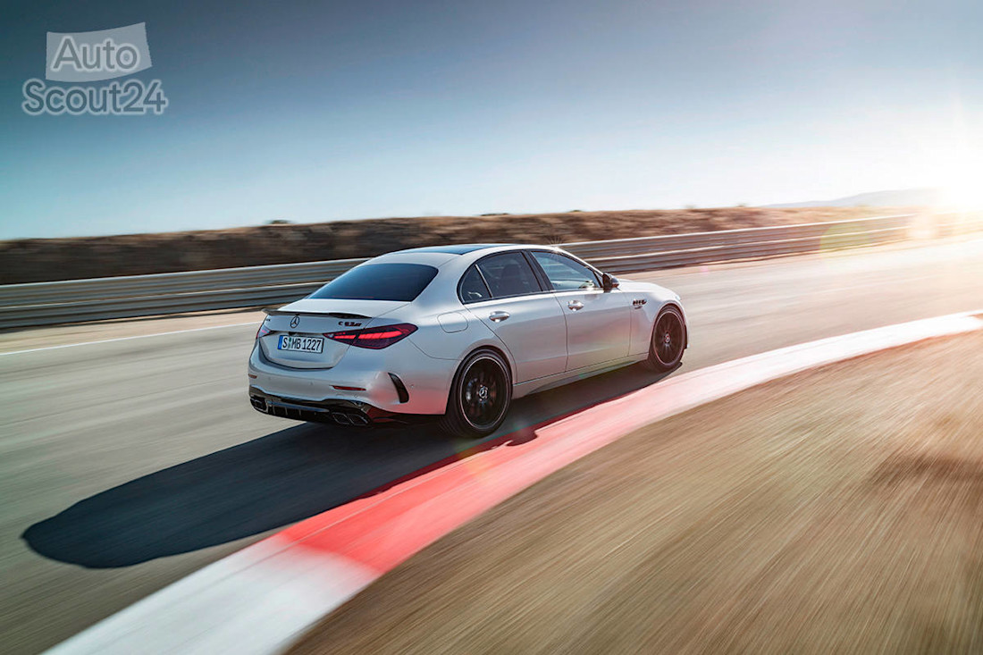 Mercedes-AMG C63 S EPerformance 2022 (12).jpg