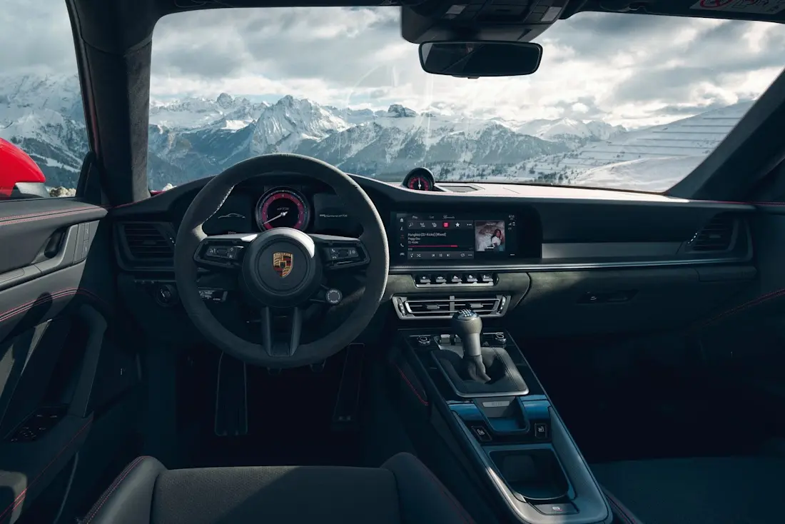 Porsche-911-GTS-2021-Interieur