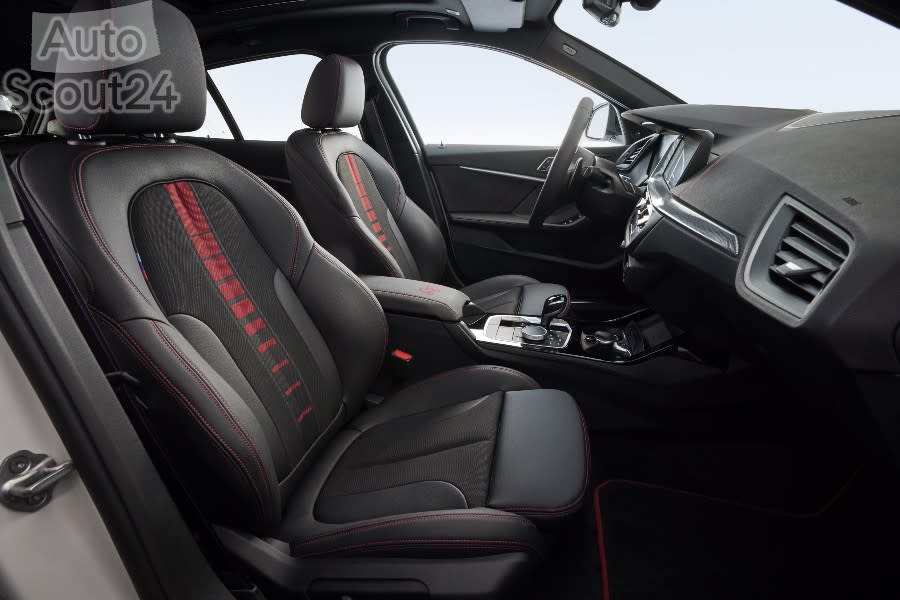 P90402204_highRes_the-all-new-bmw-128t (1).jpg