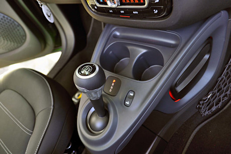 Editorial 2017 smart fortwo electric drive cabrio 20 mb
