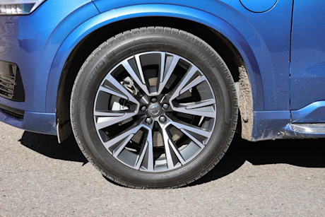 Editorial 2020 volvo xc90 t8 r design 08 jm