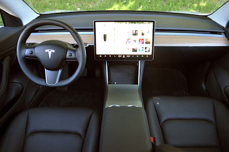 Editorial 2018 tesla model 3 22 mb