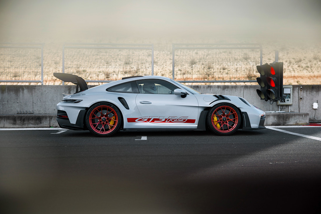 Porsche 911 (992) GT3 RS – Flüglein stell dich auf