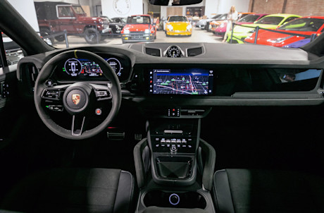Editorial 2024 porsche cayenne 23 jw