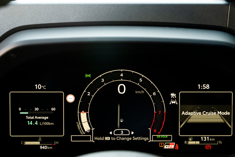 interior-toyota-gr-yaris-2024 (1).jpg