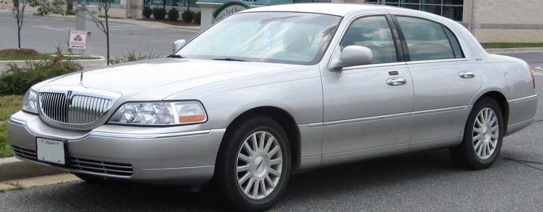 5VRGL3WuQcQ171MY39giZs-74e5ebefb9cb470ab5ed7bb90cbaba76-lincoln-town-car-l-04-1100