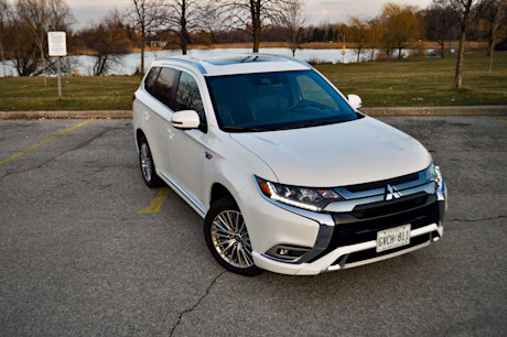 Editorial 2020 mitsubishi outlander phev gt s awc 03 mb
